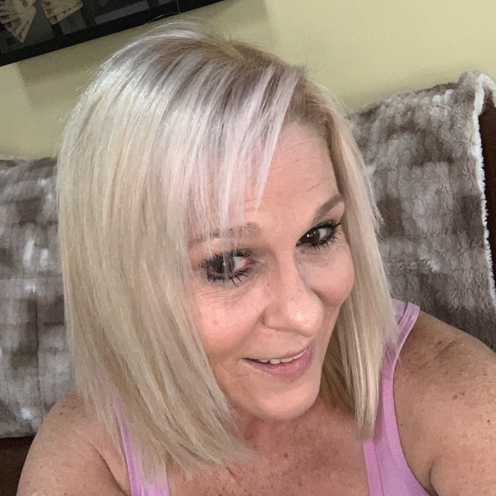 Meet your Posher, Joy